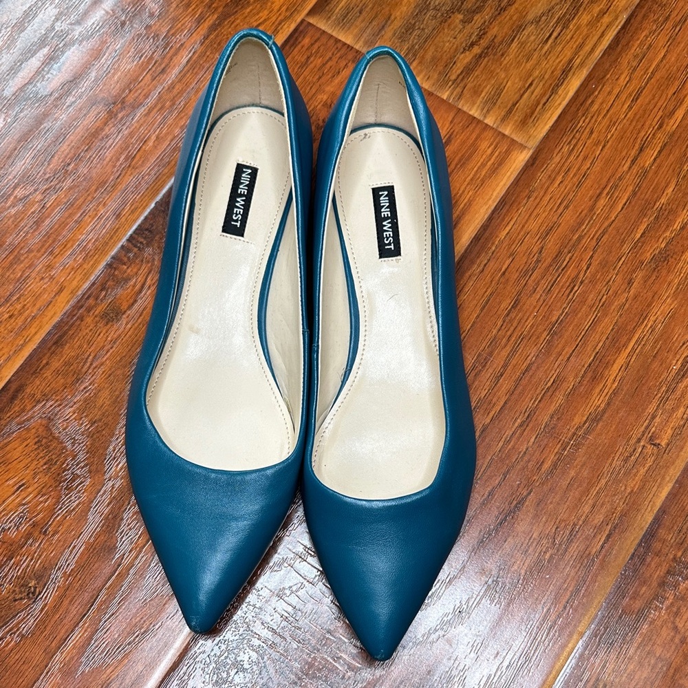 Nine West Women's Blue Pointed Toe Heels